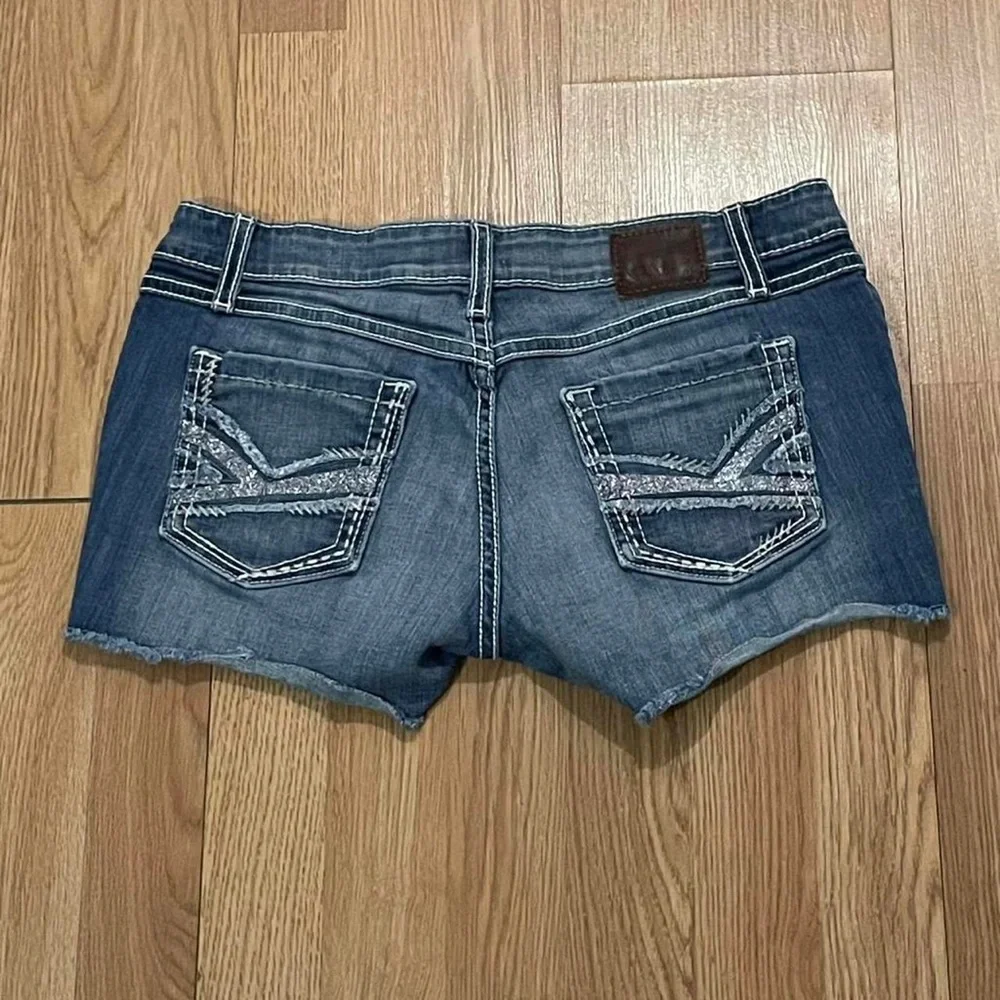 BKE Women’s Starlite 28 Denim Cutoff Shorts Blue Medium Western  Cowgirl